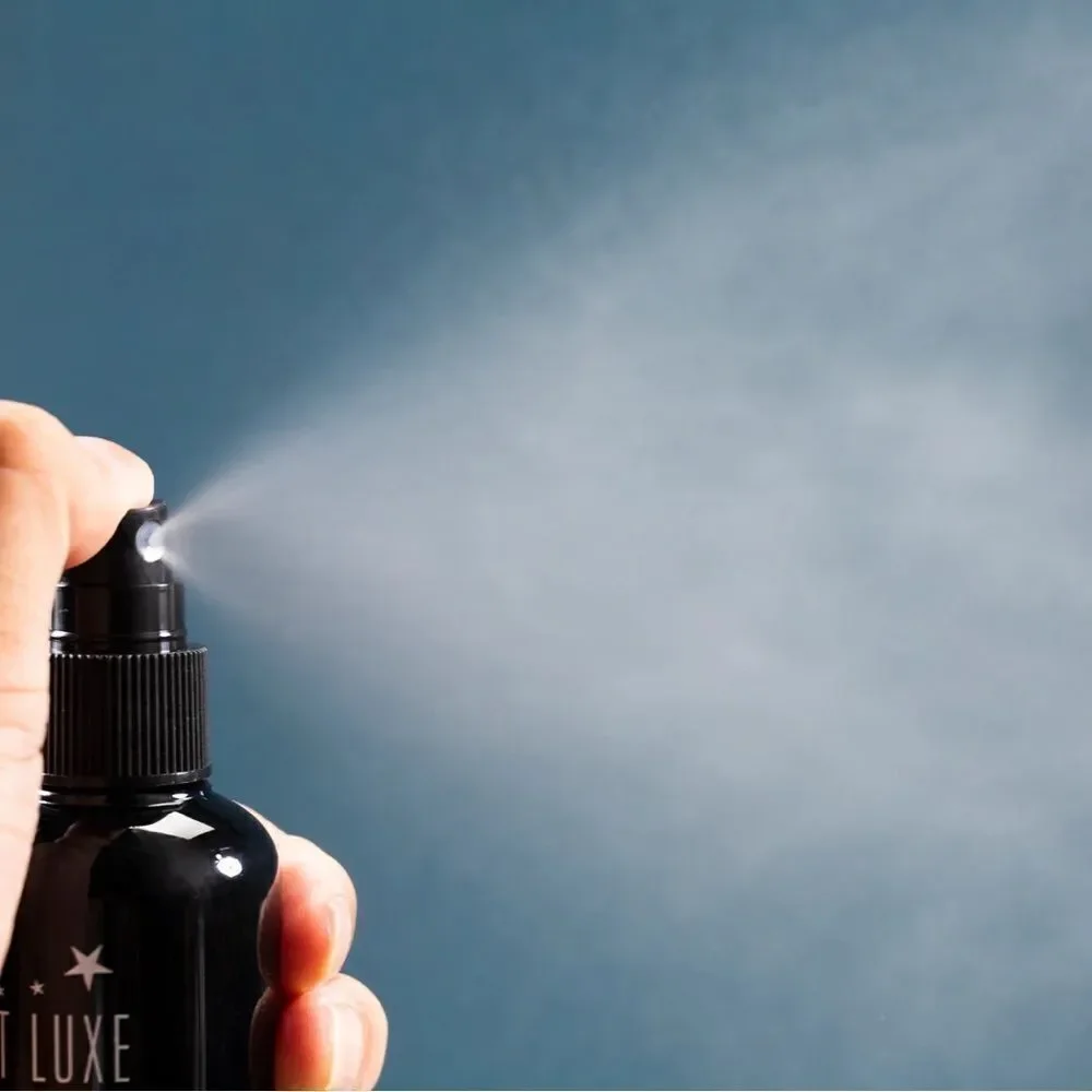 Saint Luxe Setting Spray - Picture 2 of 2